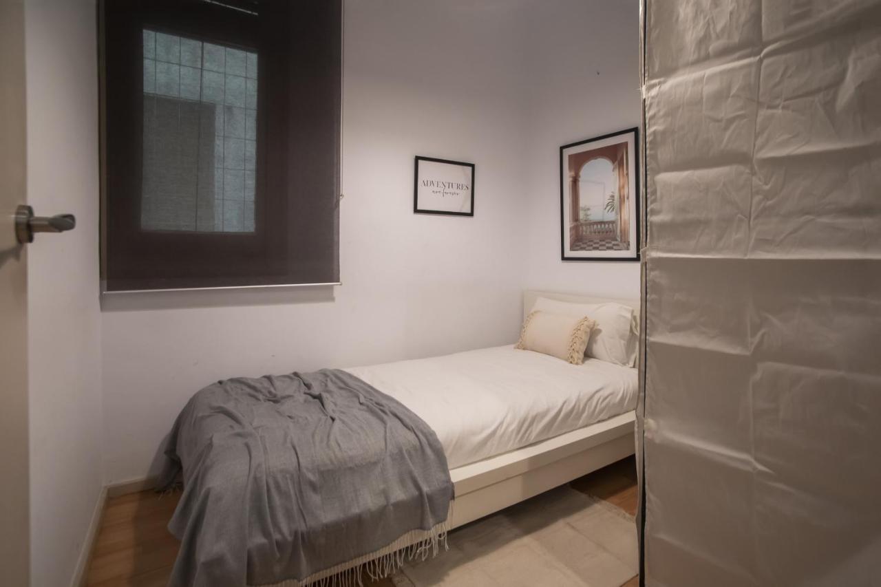 32Par1009 - Big And Spacious Apartment Downtown บาร์เซโลนา ภายนอก รูปภาพ
