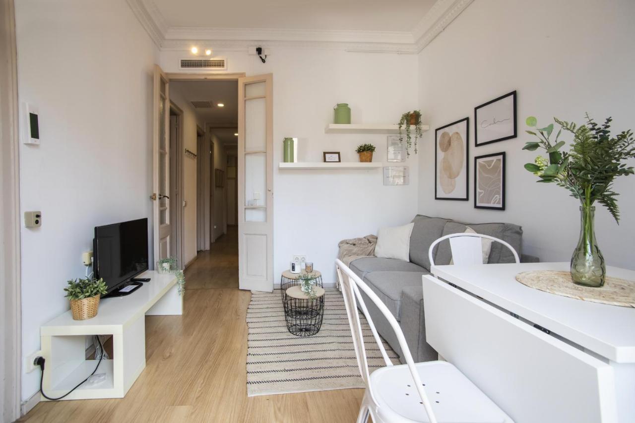 32Par1009 - Big And Spacious Apartment Downtown บาร์เซโลนา ภายนอก รูปภาพ